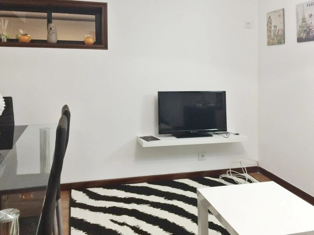 Modern 1-bedroom Apartment Just Outside of Porto With 2 Terraces and V