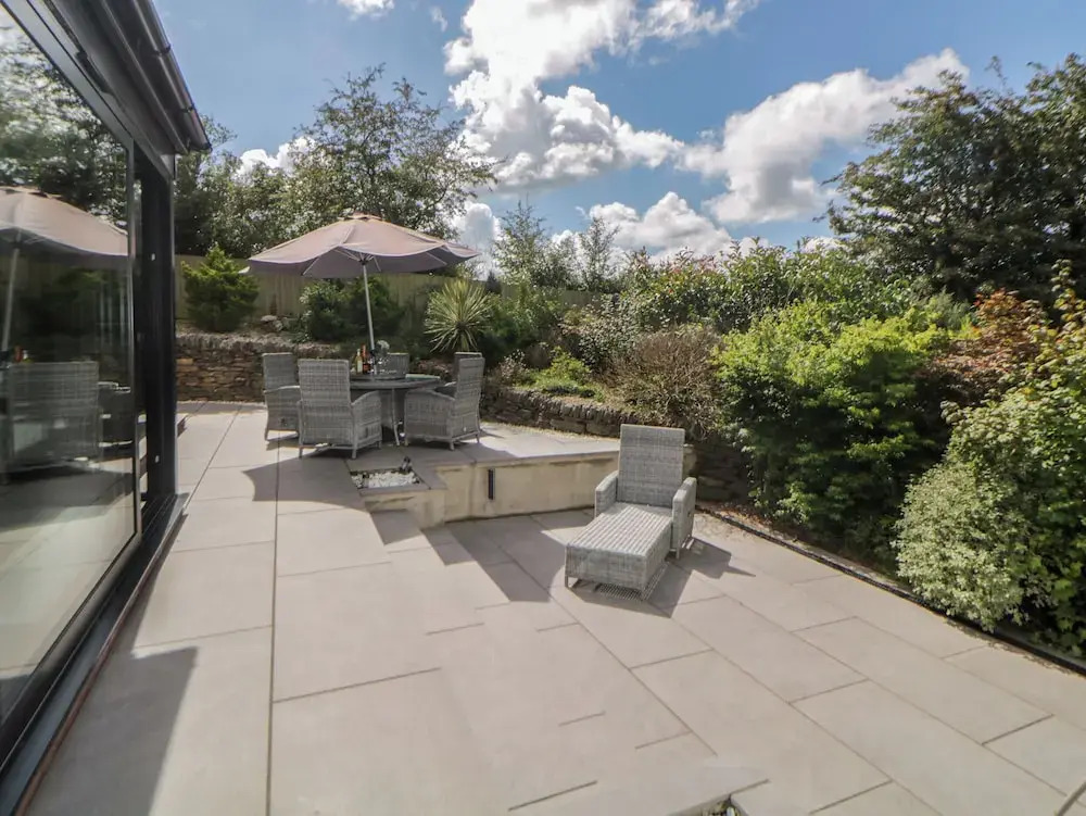 2 White Rock Court