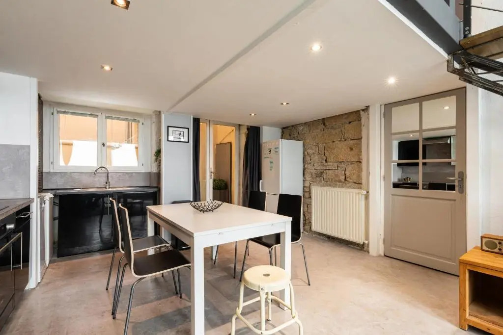 Dify Le Lodge D'ainay
