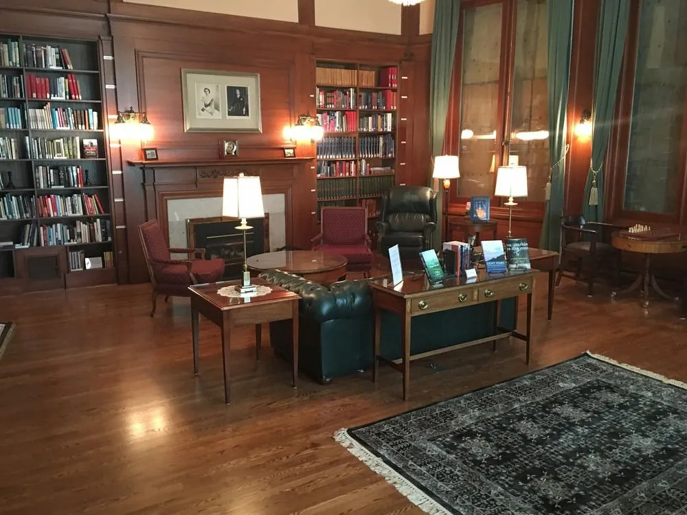The Inn at the Union Club of British Columbia