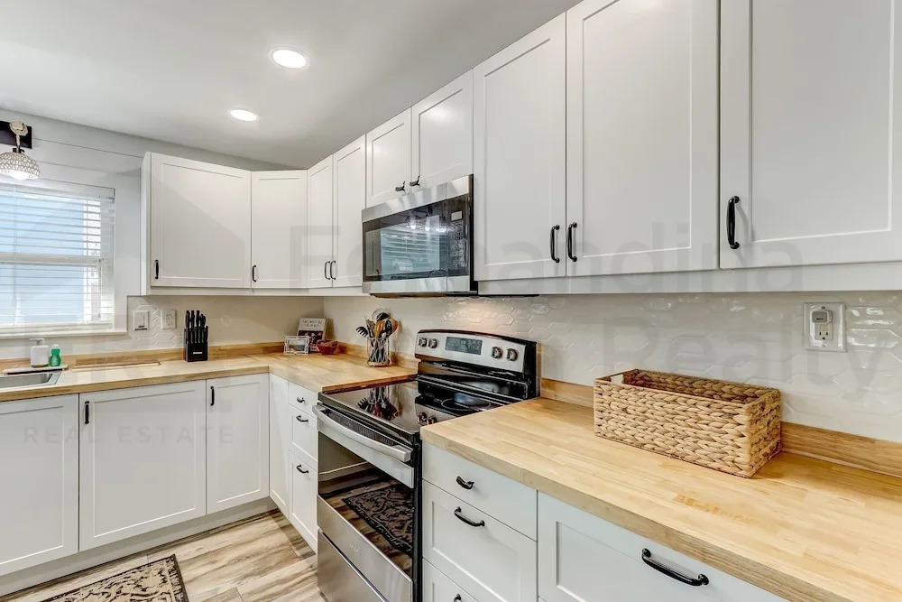 343 N Fletcher Ave B-upstairs 3 Bedroom Home by Redawning