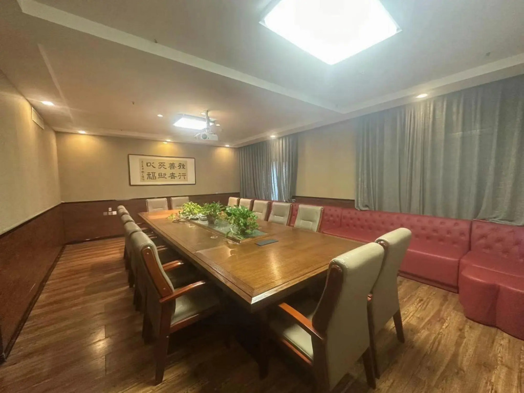 7Days Inn Hotel (Tangshan Yutian Gongxiao Building)
