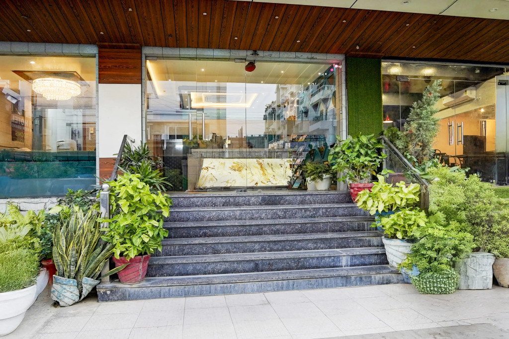 Super OYO Townhouse Prayagraj Central Bus Terminal Formerly Hotel Four View