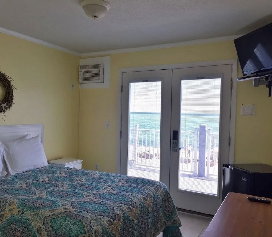 Sandy Shore Motel