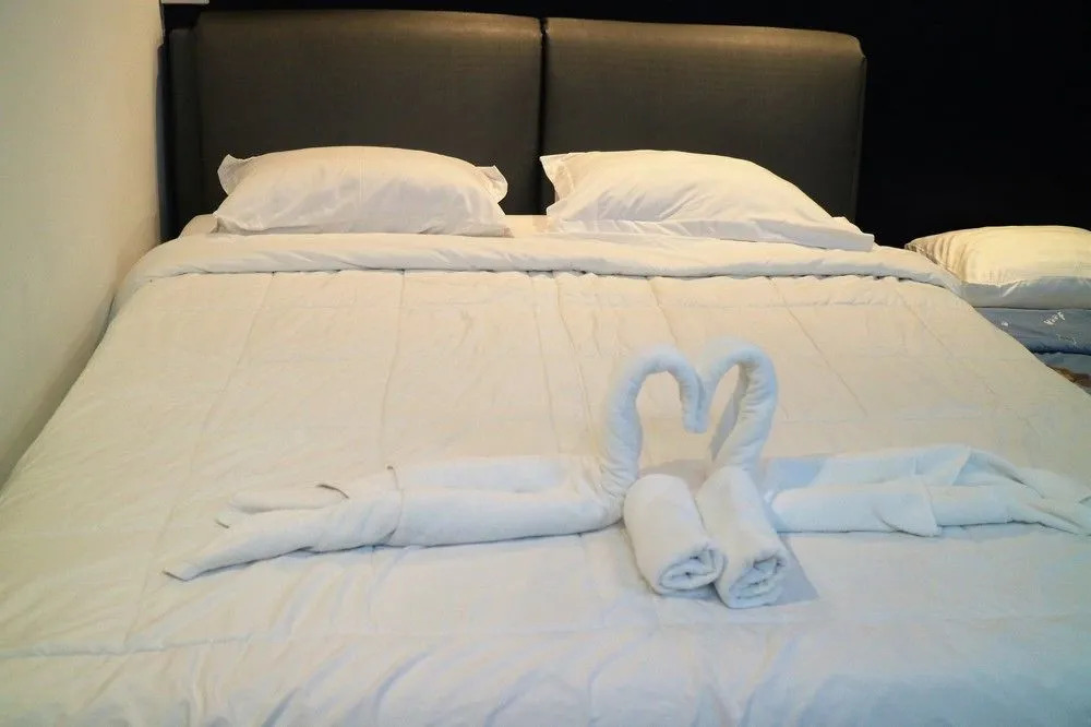 Bangkok Room by City Court Condo