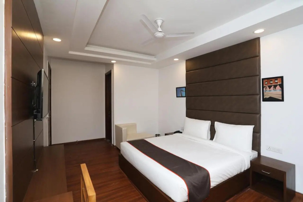 Collection O 41367 Hotel Ls21