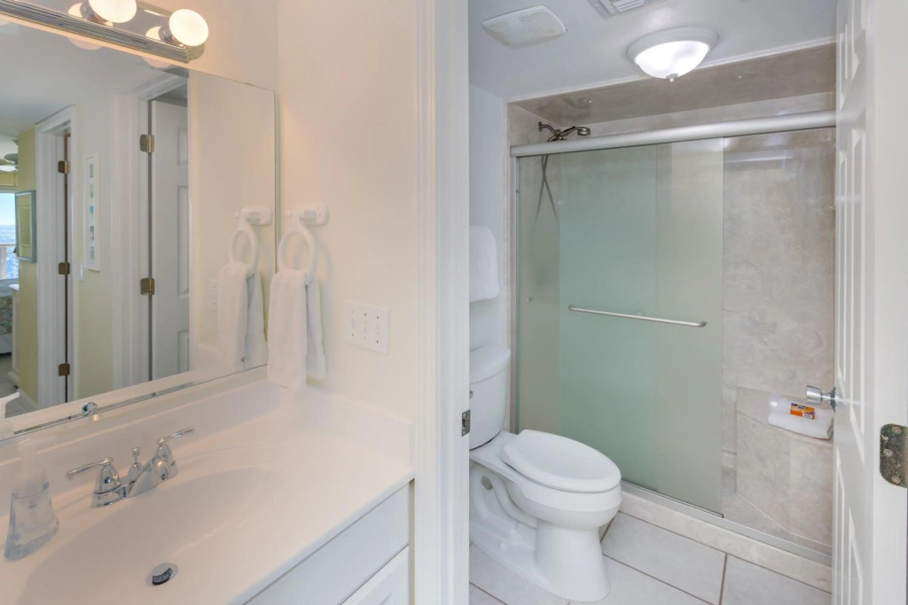 Destin Towers - Available March 18 to April 1st & April 15-22nd! ON THE BEACH