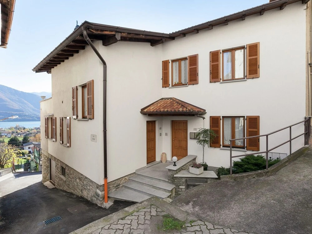 Simplistic Apartment in Consiglio di Rumo With Fenced Garden