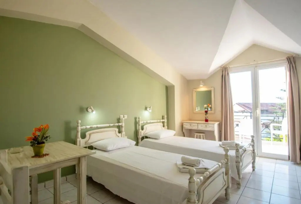 Avra Alykes resort