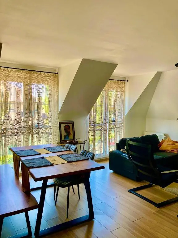 Comfy flat 7 min away from Disney