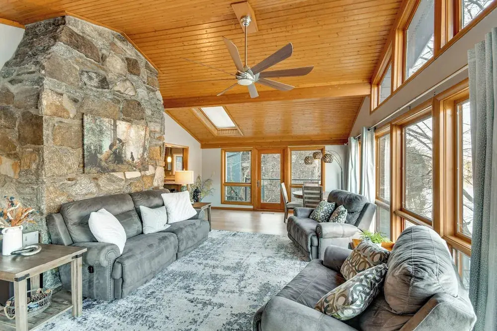 Hot Tub + Mtn Views! Rumbling Bald Resort Cabin
