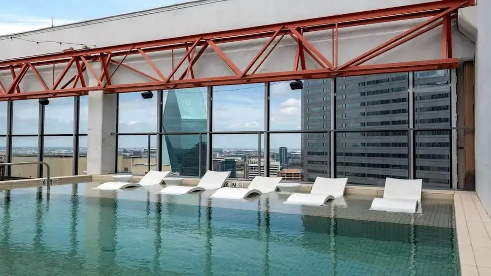 26th FL Bold CozySuites w/pool, gym, roof