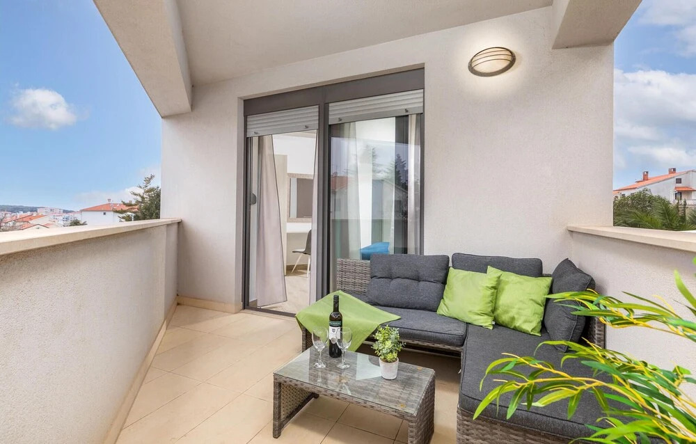 Nice Home in Pjescana Uvala With Wifi and 3 Bedrooms