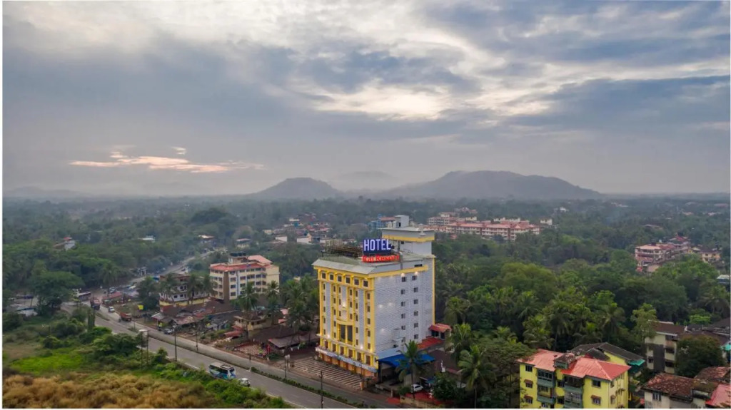 Hotel Raj Resort