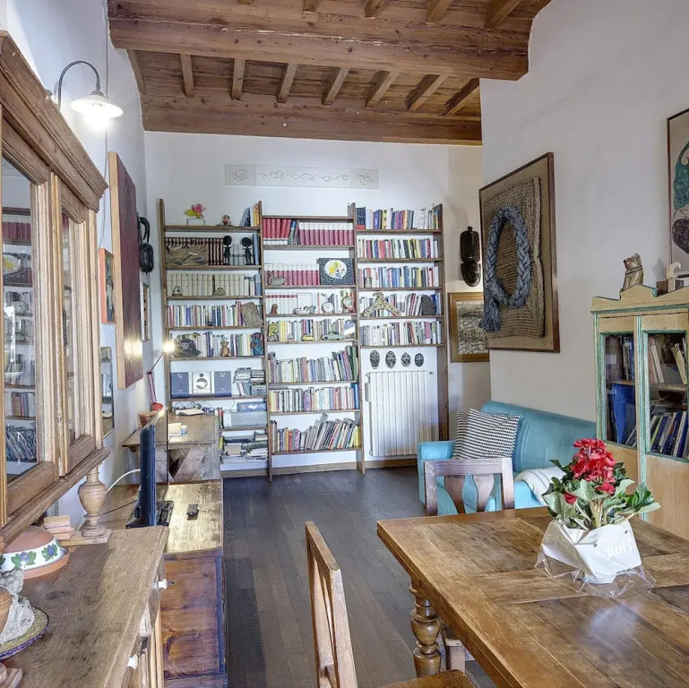 Mezzo 24 in Firenze With 2 Bedrooms and 1 Bathrooms