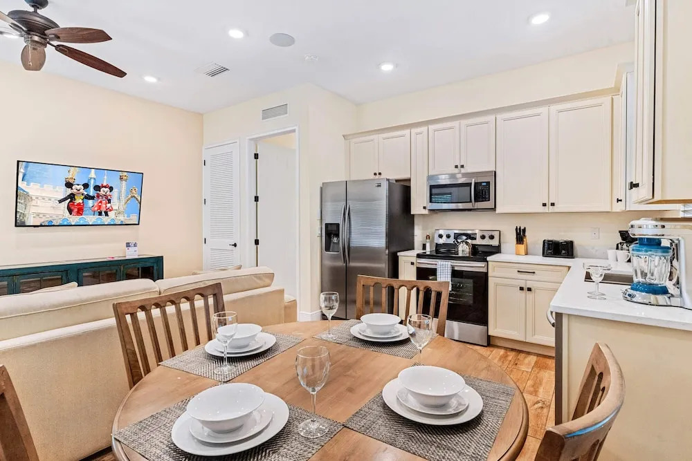 3000 Latitude Lane