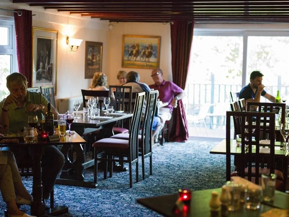 Racehorse Inn