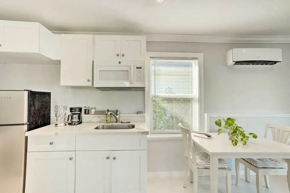 Cozy West Palm Beach Studio - 1/2 Mi to Ocean