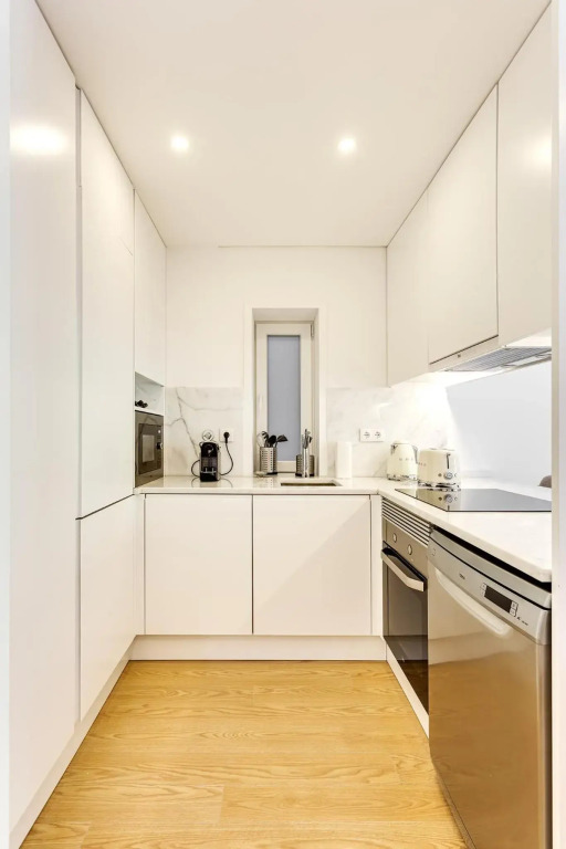 Wood Premium Downtown Apartment by DA'HOME