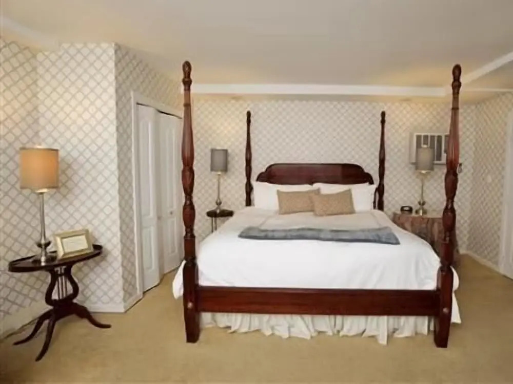 The Mansion Inn