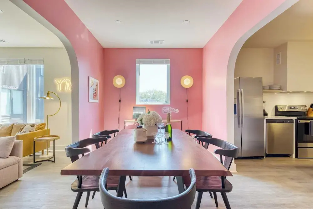 36 Guests on Music Row Bachelorette Suites + Glam Room 5 Minutes to Downtown