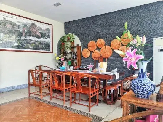 Danxia Shanyang Yuancun Inn (core scenic spot)