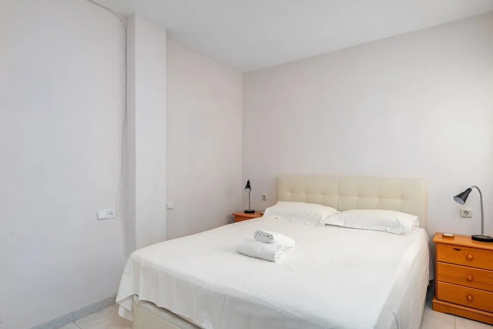 Central Gem Apartment Near the Beach Ref 134