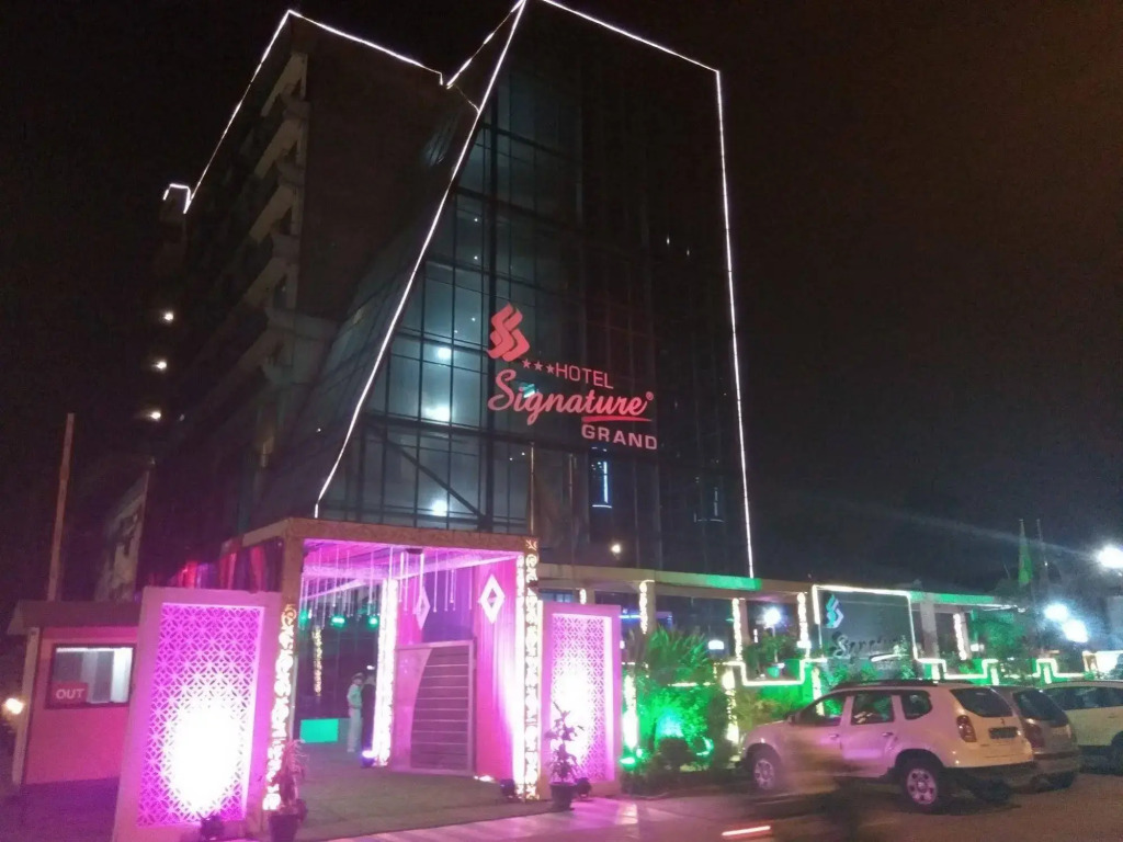 Hotel Signature Grand