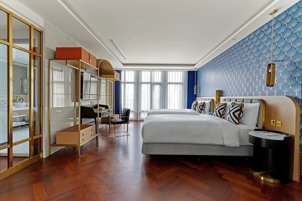 OKU Hotel