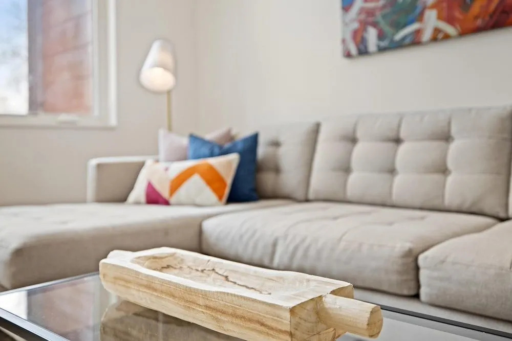 Tourmaline Loft - Monthly or 2 Week Discounts!