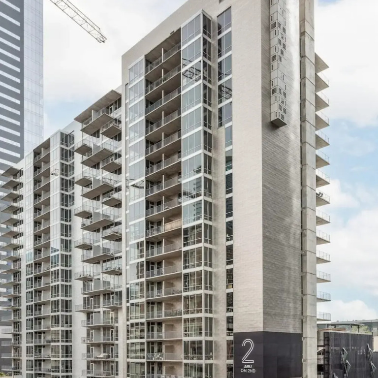 Kasa Spacious 1BD With Private Balcony 2nd Street