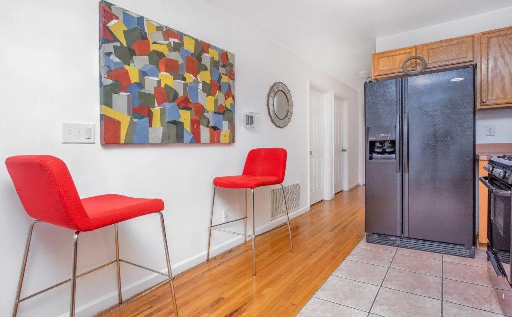 Racpanos Modern Stay on Forrest Street