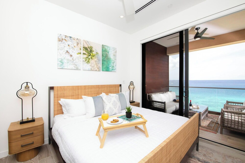 SeaDreams Boutique Condos