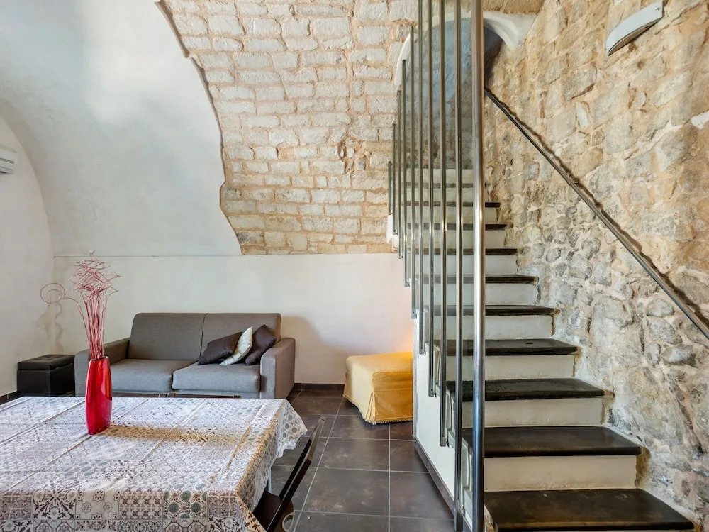 Vintage Holiday Home in Ragusa Ibla With Balcony