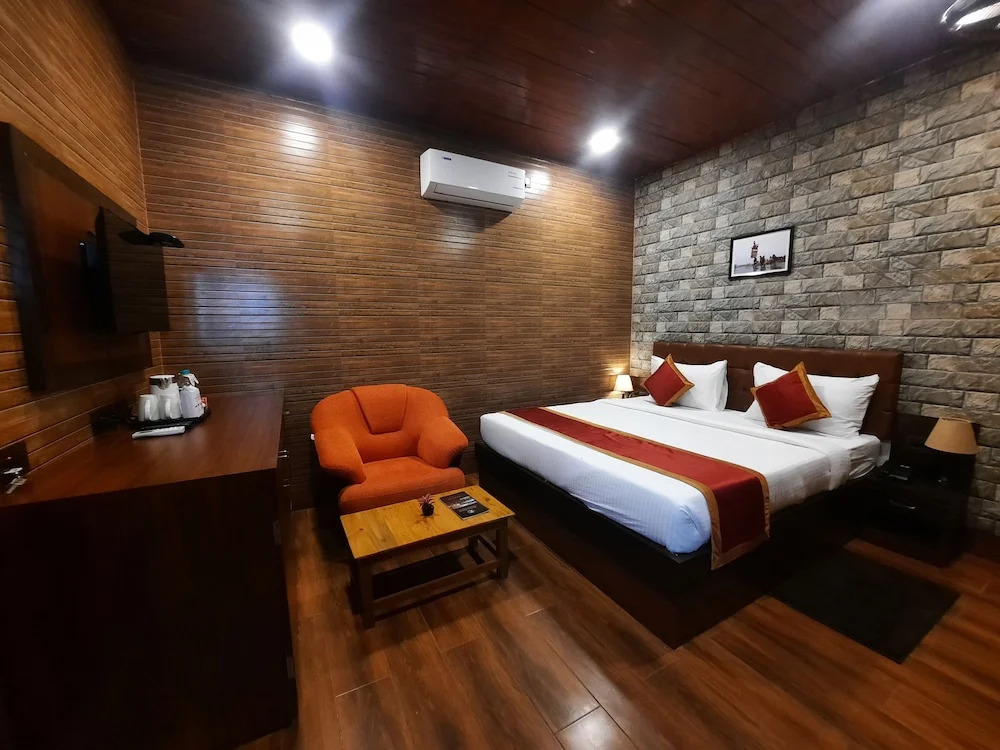 JHARNA RESORT