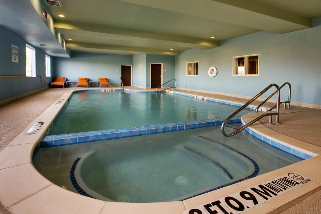 Holiday Inn Express Hotel & Suites Vernon College Area by IHG