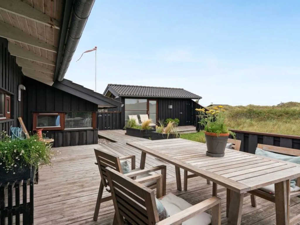 "Thorid" - 175m from the sea in NW Jutland