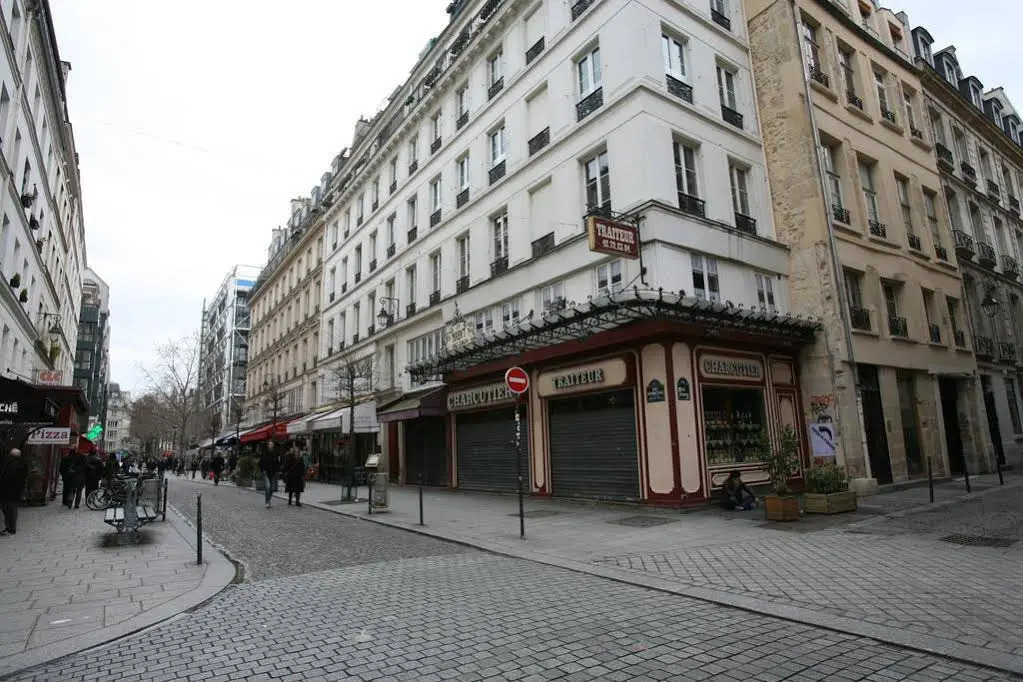 Lovely Marais Studio (75)