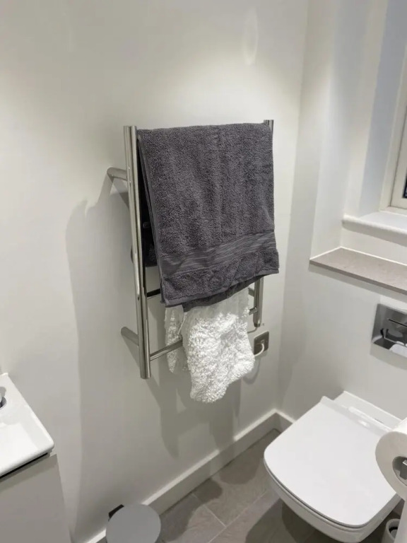 Luxury 2 Bed 2 Bath Apartment in Bath City