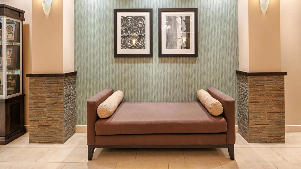 Best Western Plus Walkerton Hotel & Conference Centre
