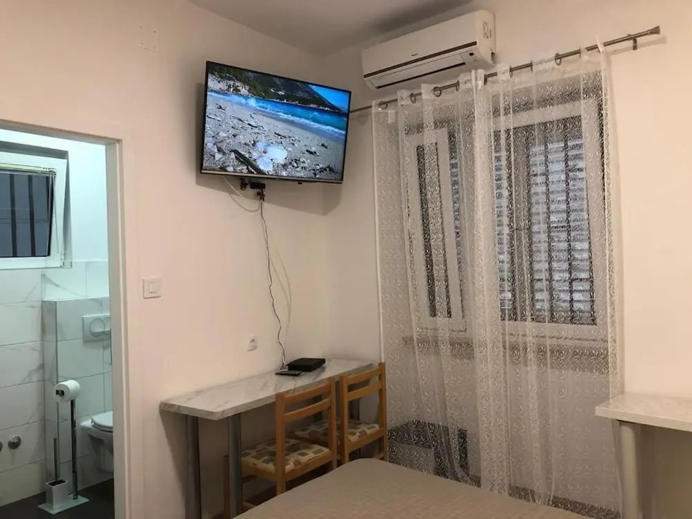 Rooms Radunica street