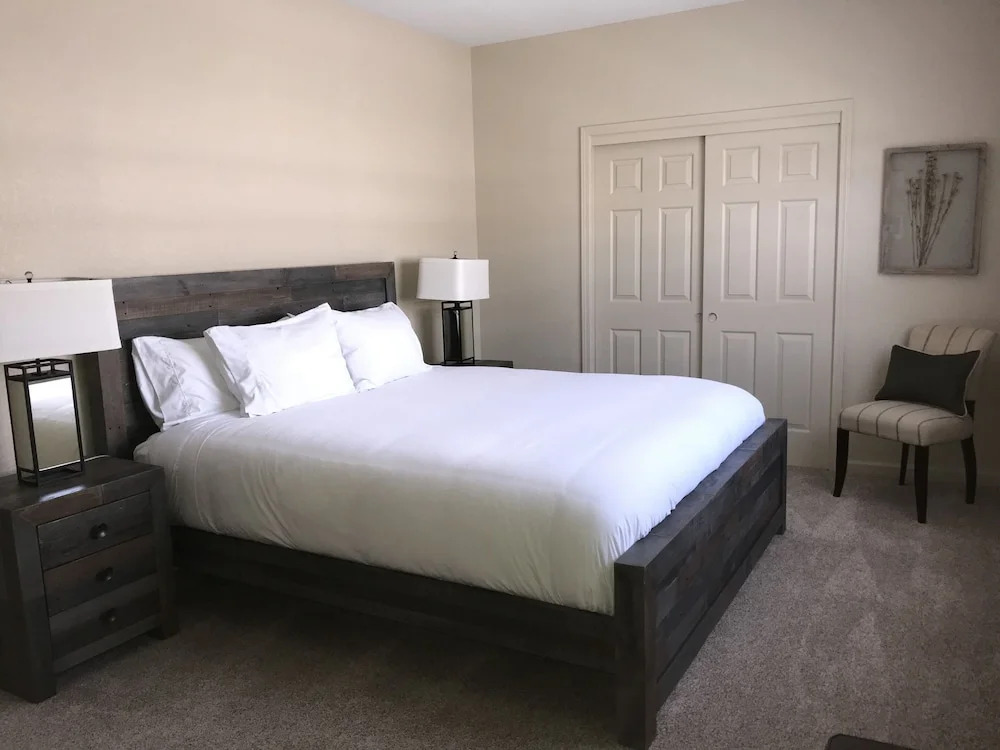 Downtown Suites ONE