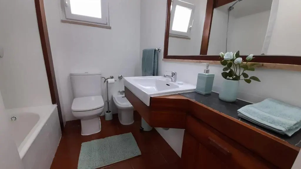 Carcavelos Surf Beach House