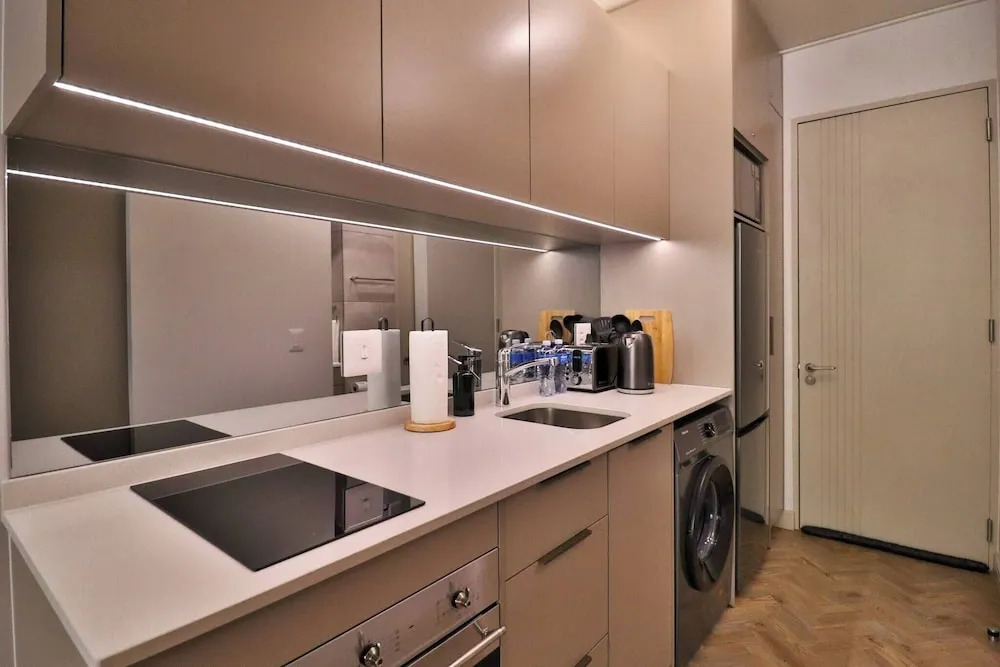 Chic Rosebank Studio, Walk to Mall &gautrain