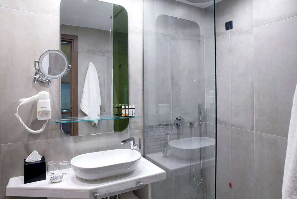 Zeus Essence Wyndham Athens Residence