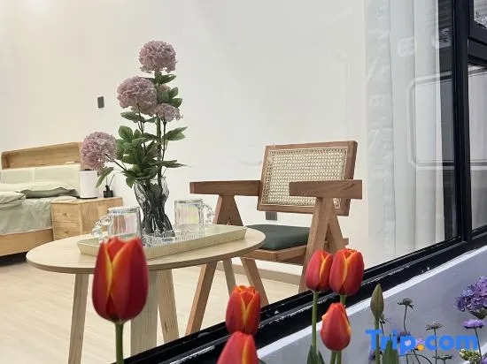 Meet Lihaihouse Homestay
