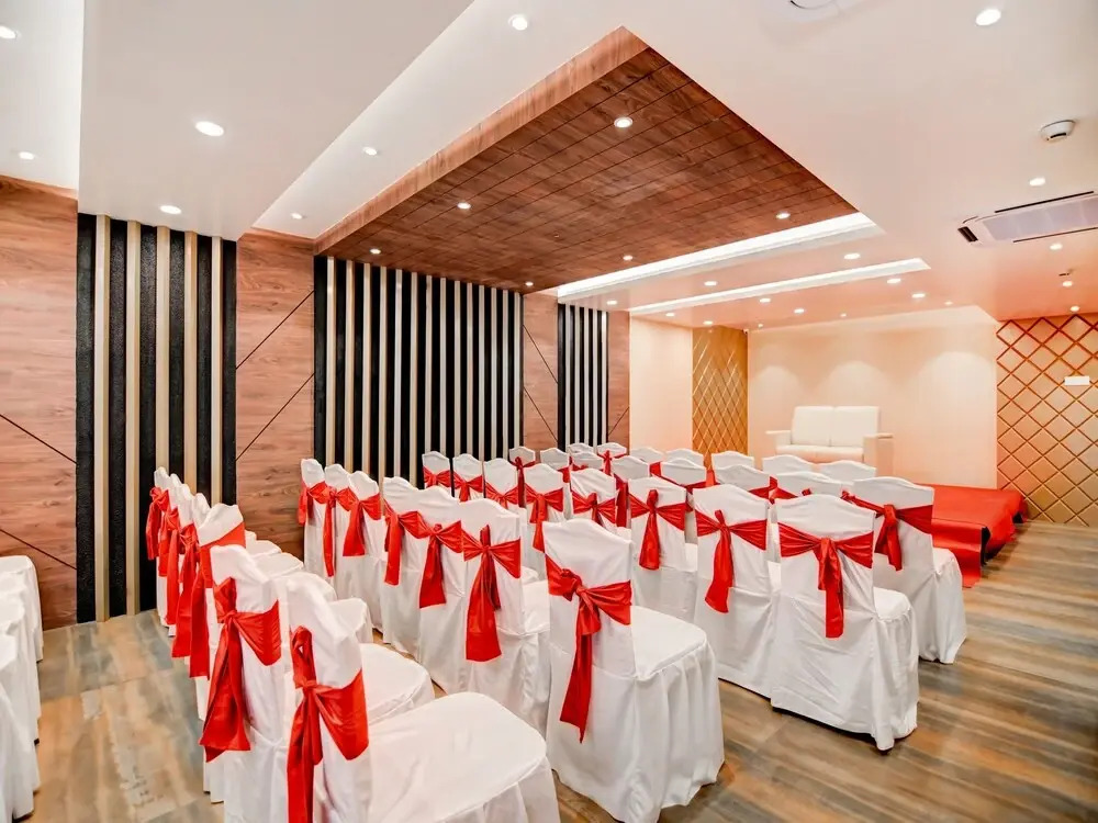 Capital O 30624 Hotel Triton