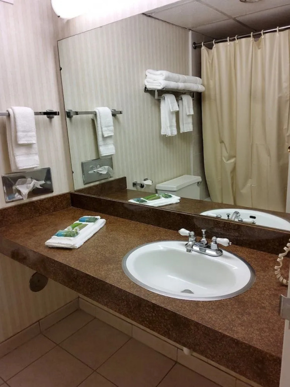Klopfenstein Inn and Suites