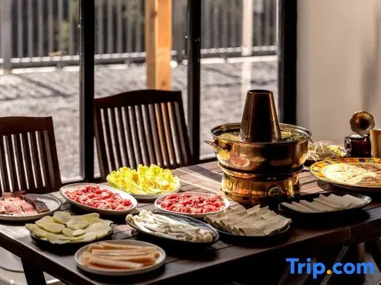 Xunguang Yuegui · Snow Mountain Secret Boutique Stay (Mount Siguniang Scenic Area)
