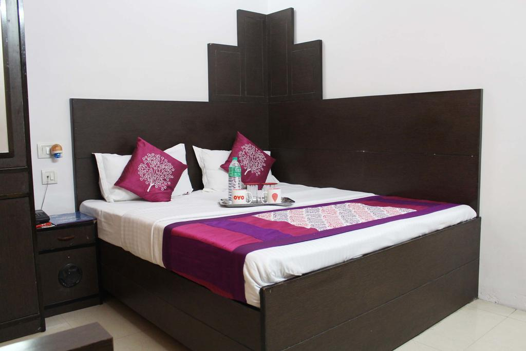 OYO 3033 Radiant Hotel